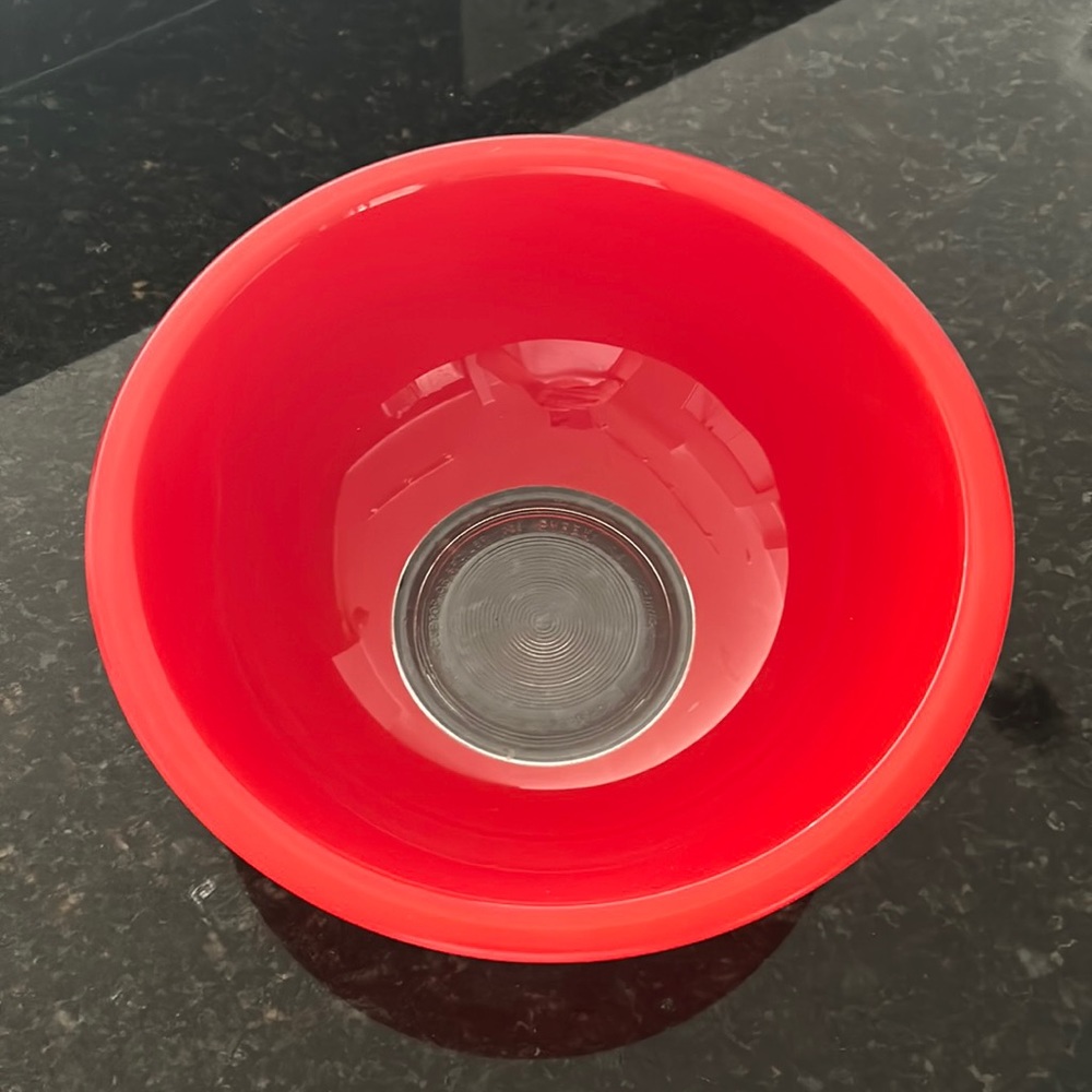 Pyrex mixing bowl